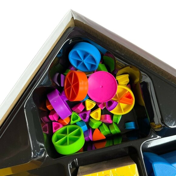 Trivial Pursuit Family Edition Board Game Fun Trivia For Kids & Adults - Picture 7 of 11